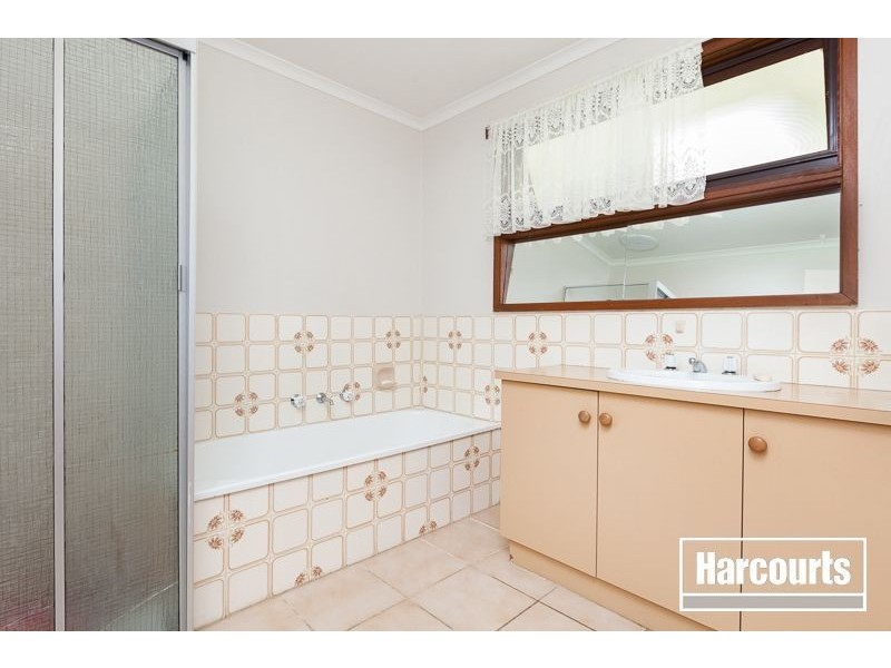 7 Hoyle Court, Cranbourne VIC 3977