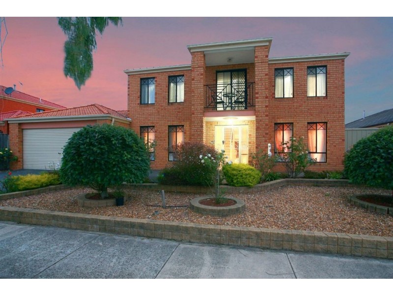 17 Brookland Greens Boulevard, Cranbourne VIC 3977