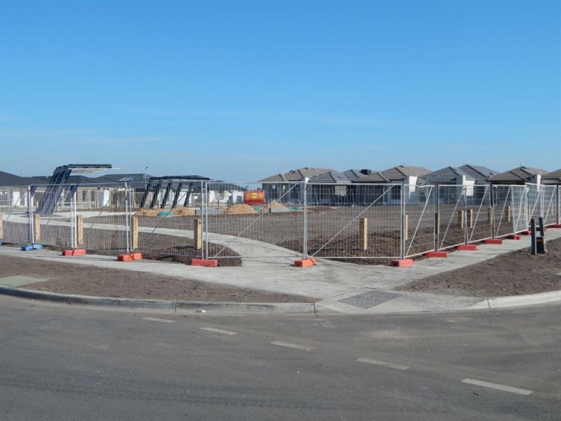 11 Howden street, Cranbourne East VIC 3977