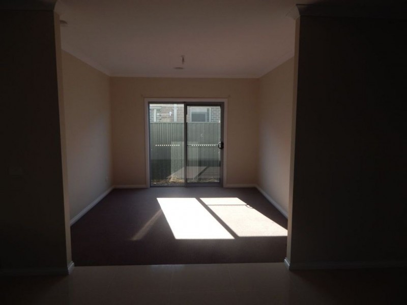 11 Howden street, Cranbourne East VIC 3977