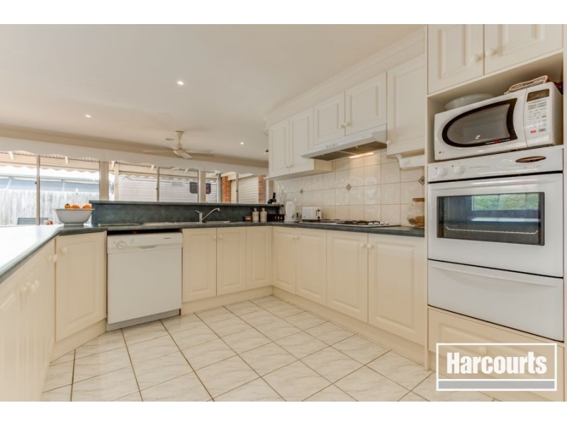 47 Sunningdale Crescent, Cranbourne VIC 3977