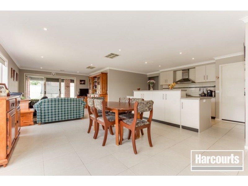 61 Broad Oak Drive, Cranbourne East VIC 3977