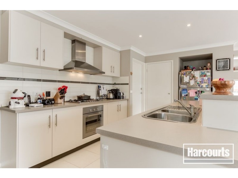 61 Broad Oak Drive, Cranbourne East VIC 3977