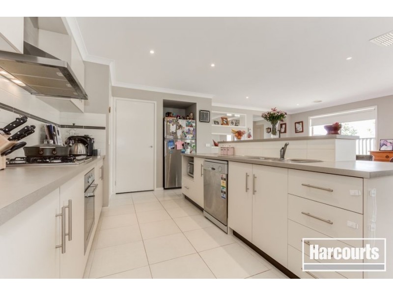 61 Broad Oak Drive, Cranbourne East VIC 3977