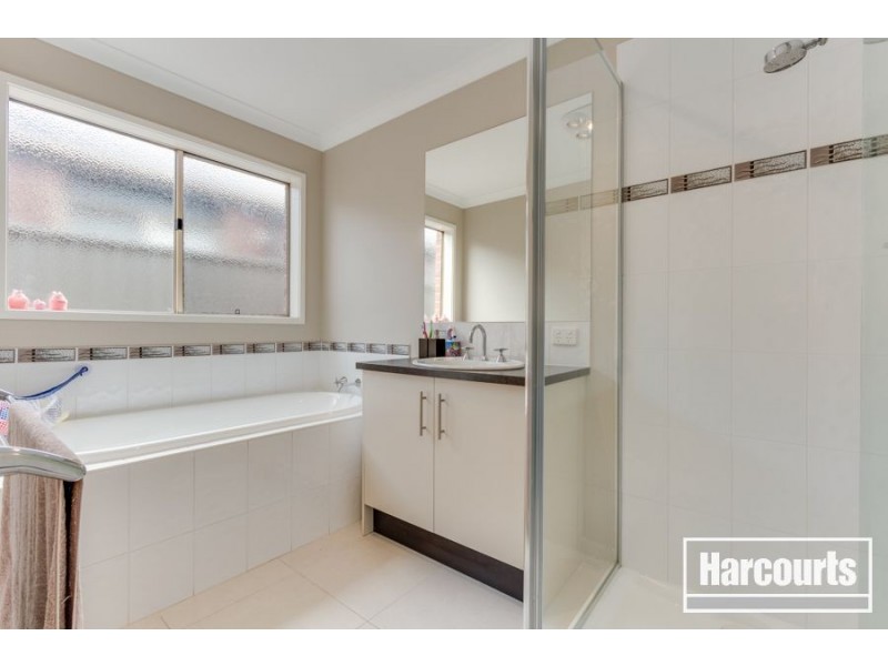 61 Broad Oak Drive, Cranbourne East VIC 3977