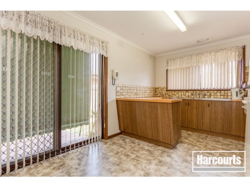 2/14 Russell Street, Cranbourne VIC 3977