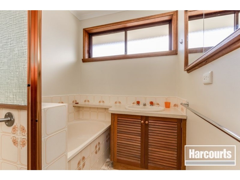 2/14 Russell Street, Cranbourne VIC 3977