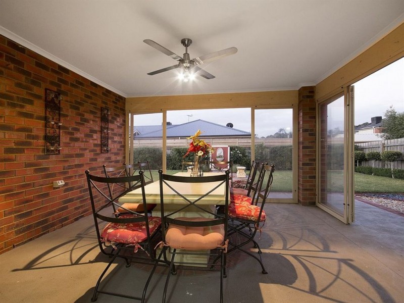 8 Brookland Greens Boulevard, Cranbourne VIC 3977