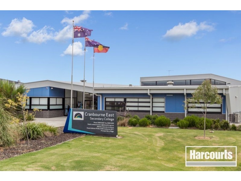 6 Wiltshire Avenue, Cranbourne East VIC 3977