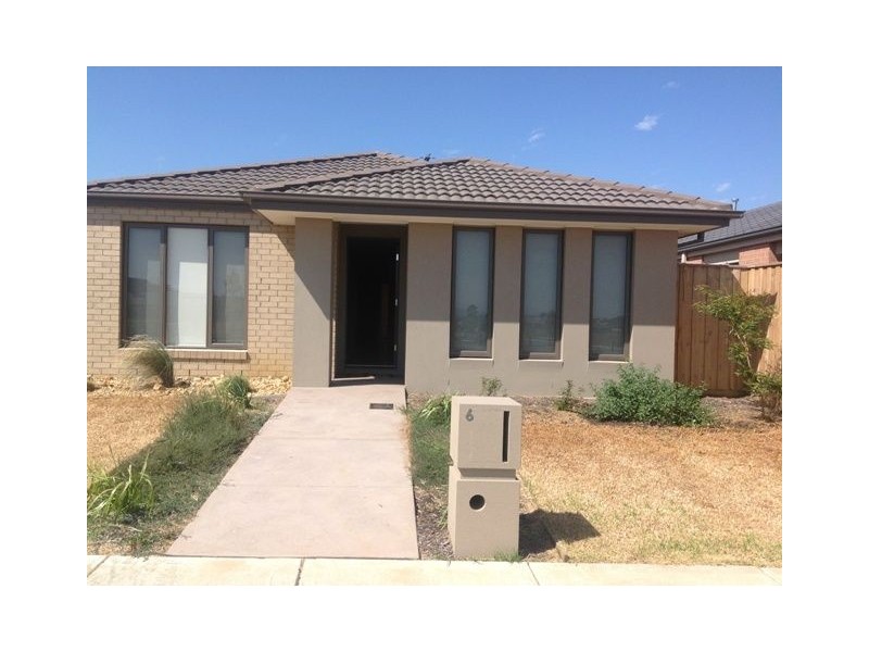 6 Valentine Lane, Cranbourne North VIC 3977