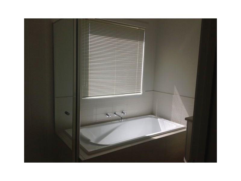 6 Valentine Lane, Cranbourne North VIC 3977