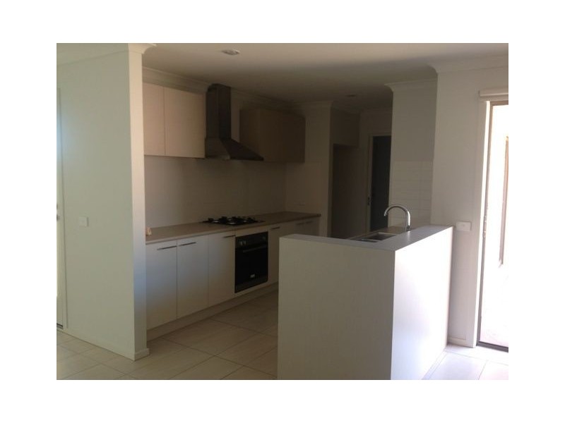 6 Valentine Lane, Cranbourne North VIC 3977