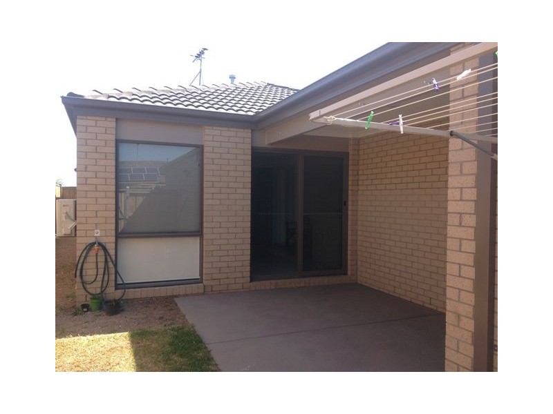 6 Valentine Lane, Cranbourne North VIC 3977