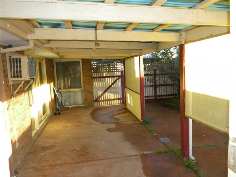 3 Bates Street, Cranbourne West VIC 3977