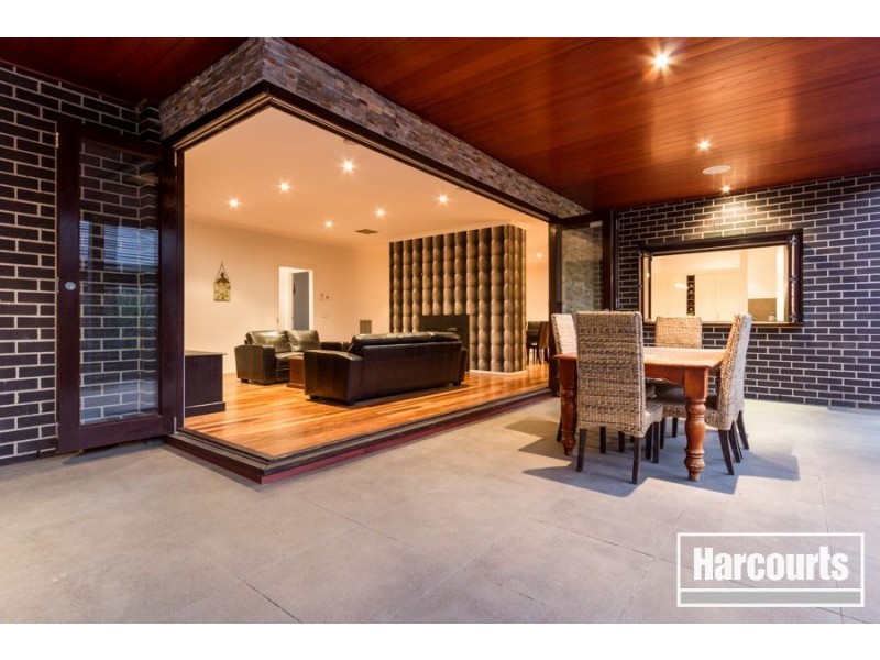 34 Wild Scotchman Way, Cranbourne East VIC 3977