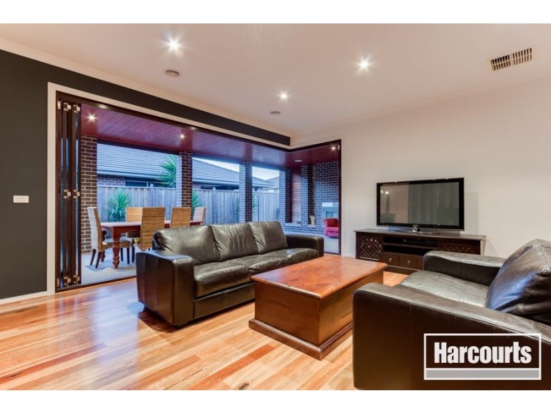 34 Wild Scotchman Way, Cranbourne East VIC 3977