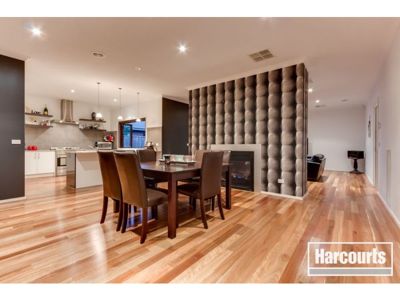 34 Wild Scotchman Way, Cranbourne East VIC 3977