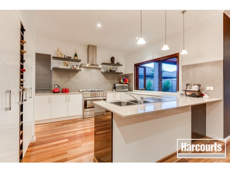 34 Wild Scotchman Way, Cranbourne East VIC 3977