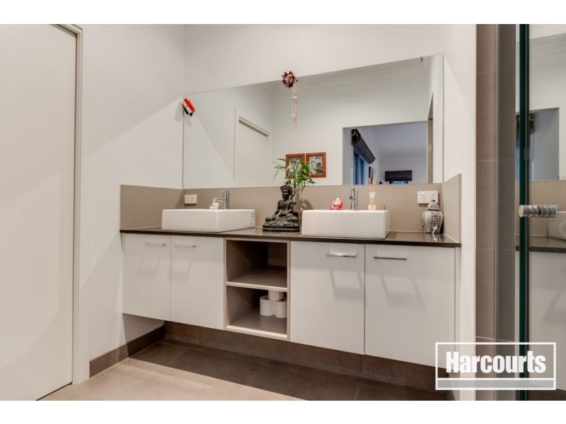 34 Wild Scotchman Way, Cranbourne East VIC 3977