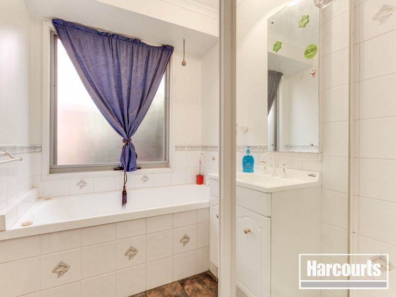 60 Endeavour Drive, Cranbourne North VIC 3977