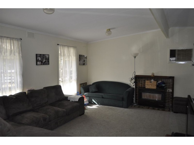 6 Camms Road, Cranbourne West VIC 3977