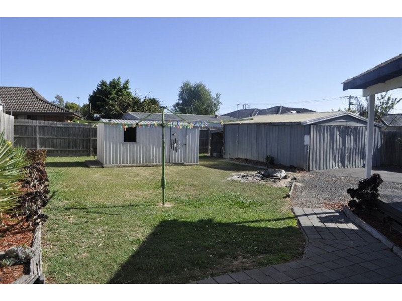 6 Camms Road, Cranbourne West VIC 3977
