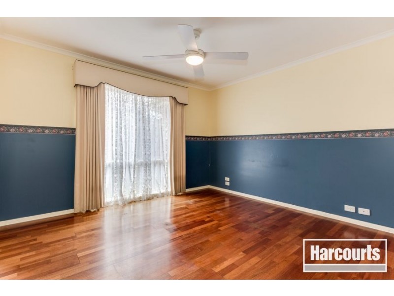 10 Tilbury Court, Cranbourne East VIC 3977