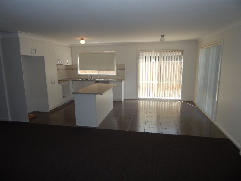 34 Valencia  Circuit, Cranbourne VIC 3977