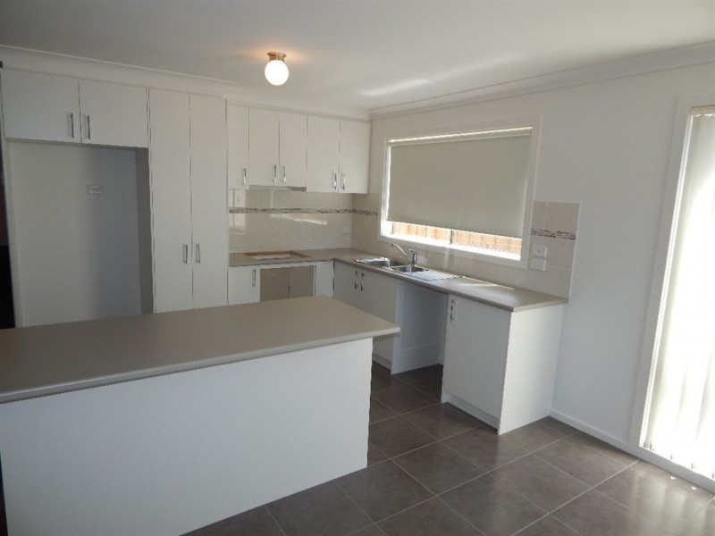 34 Valencia  Circuit, Cranbourne VIC 3977