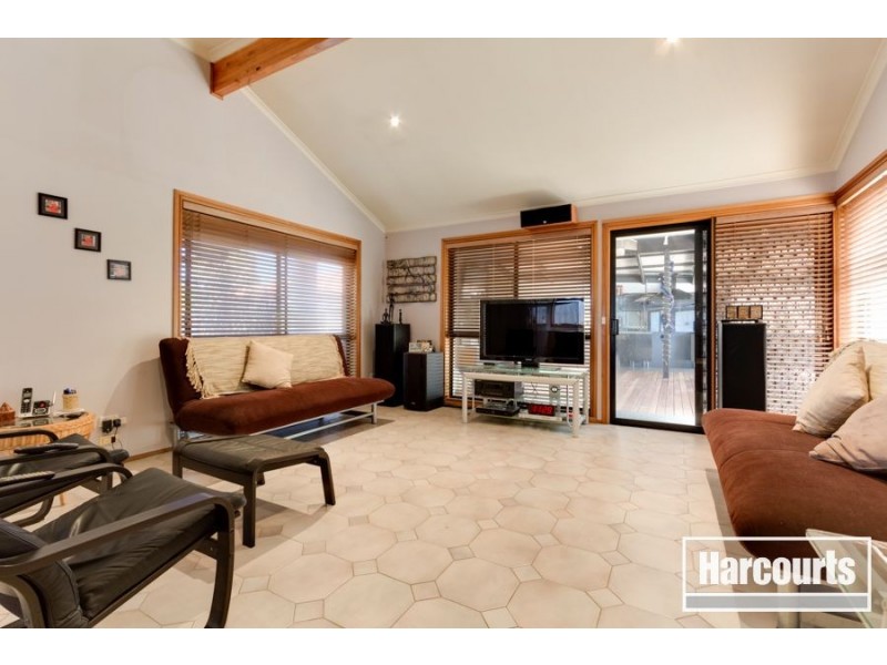 13 Waverley Park Drive, Cranbourne North VIC 3977