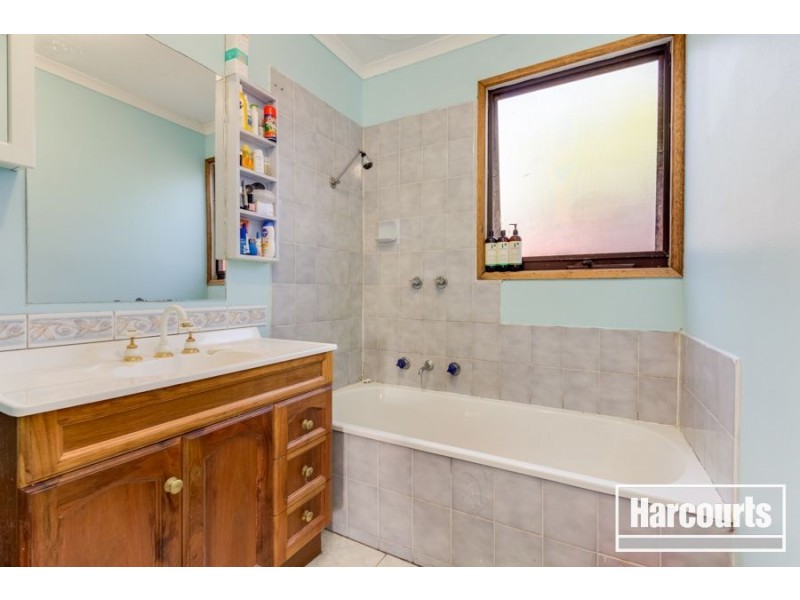 2 Macarthur Drive, Cranbourne VIC 3977