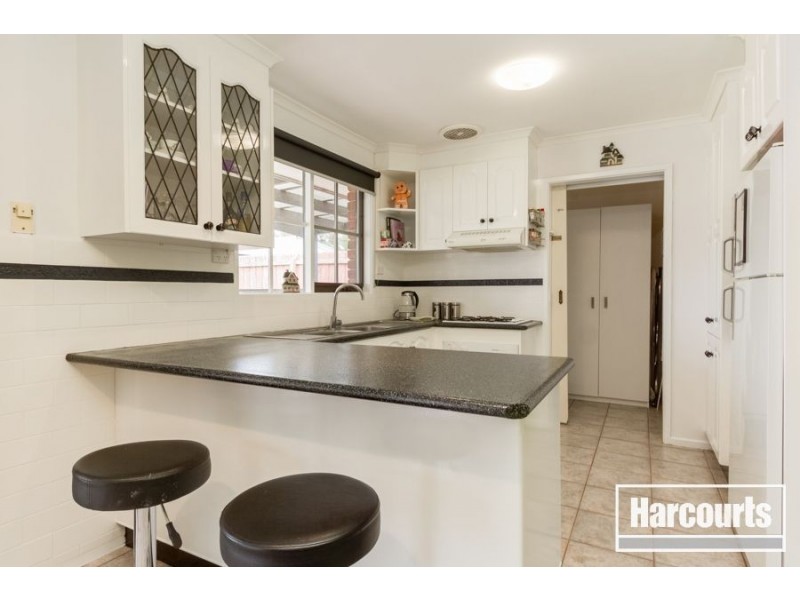 29 Gipps Crescent, Cranbourne North VIC 3977