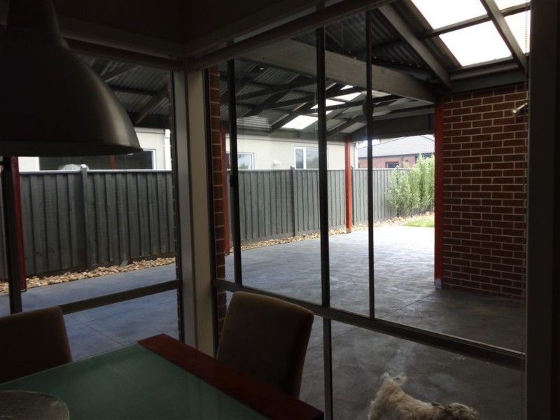 54 Mountainview Boulevard, Cranbourne North VIC 3977