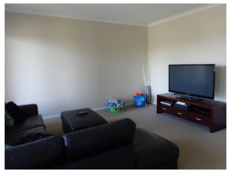 54 Mountainview Boulevard, Cranbourne North VIC 3977