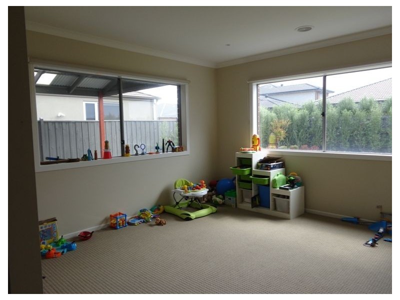 54 Mountainview Boulevard, Cranbourne North VIC 3977