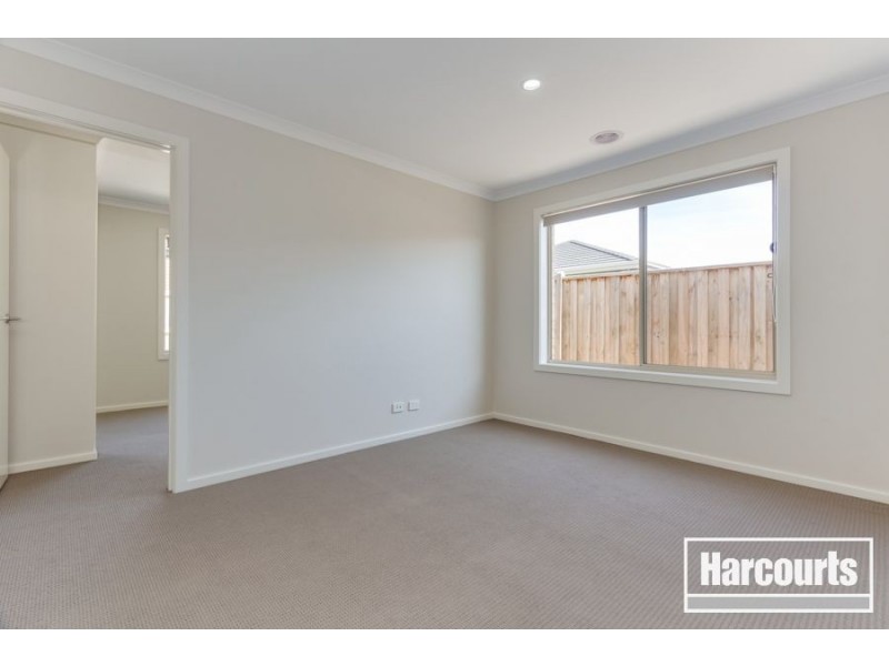 3 Bradshaw Way, Cranbourne East VIC 3977