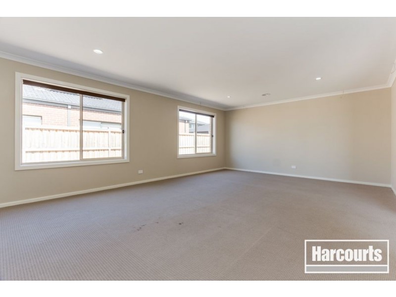 3 Bradshaw Way, Cranbourne East VIC 3977