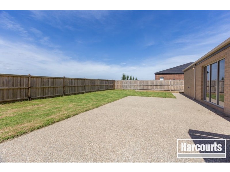 3 Bradshaw Way, Cranbourne East VIC 3977