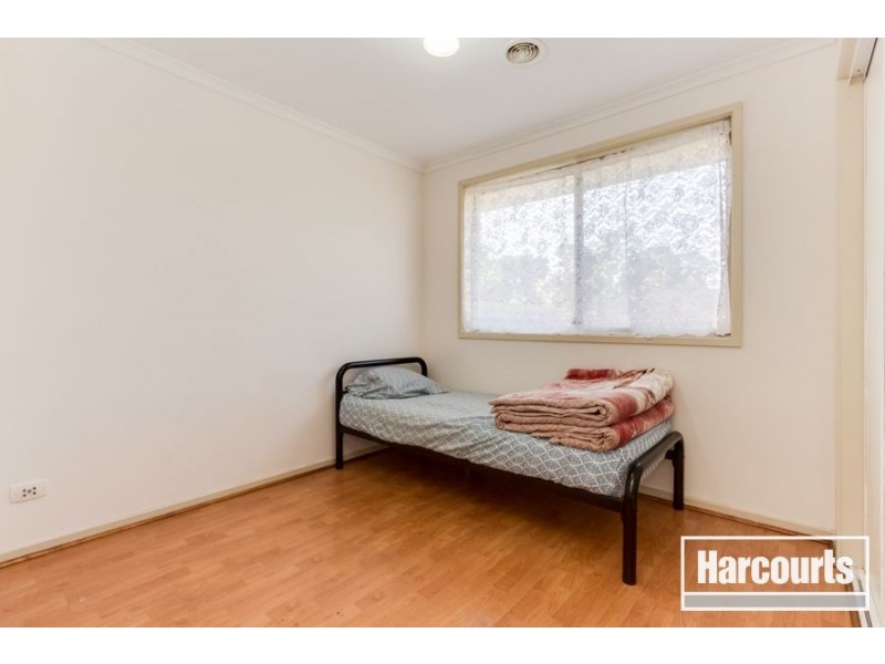 37 Godwin Crescent, Cranbourne North VIC 3977