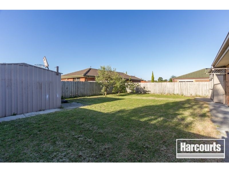 37 Godwin Crescent, Cranbourne North VIC 3977
