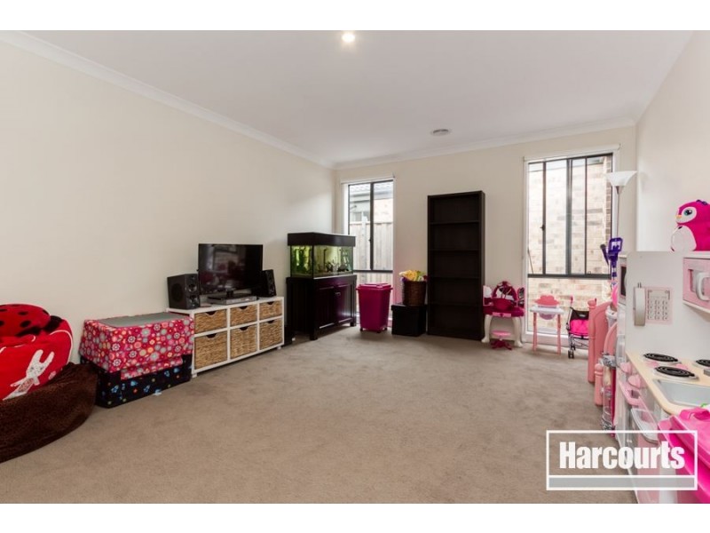 108 William Thwaites Boulevard, Cranbourne North VIC 3977