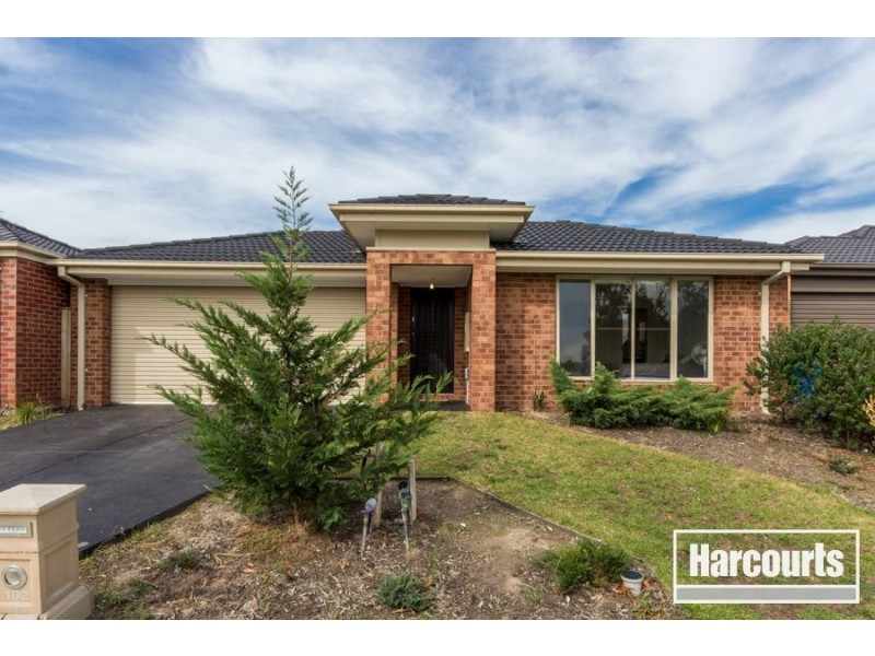102 William Thwaites Boulevard, Cranbourne North VIC 3977