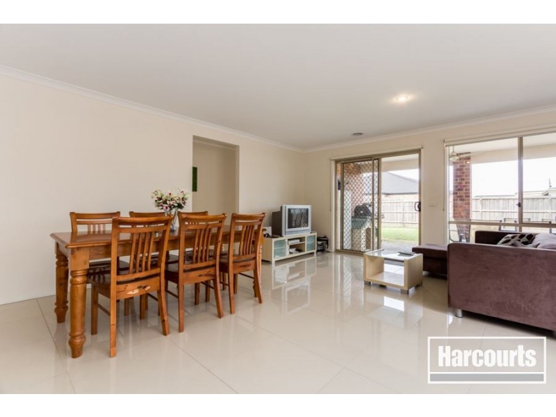 102 William Thwaites Boulevard, Cranbourne North VIC 3977