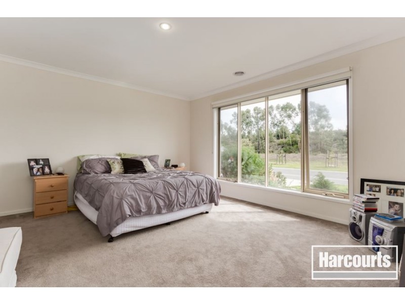 102 William Thwaites Boulevard, Cranbourne North VIC 3977
