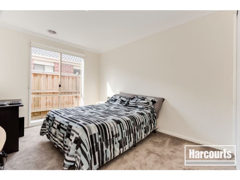 102 William Thwaites Boulevard, Cranbourne North VIC 3977