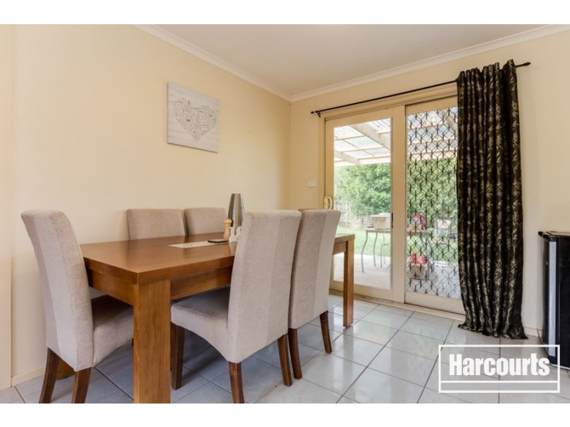 10 Caroline Crescent, Cranbourne VIC 3977