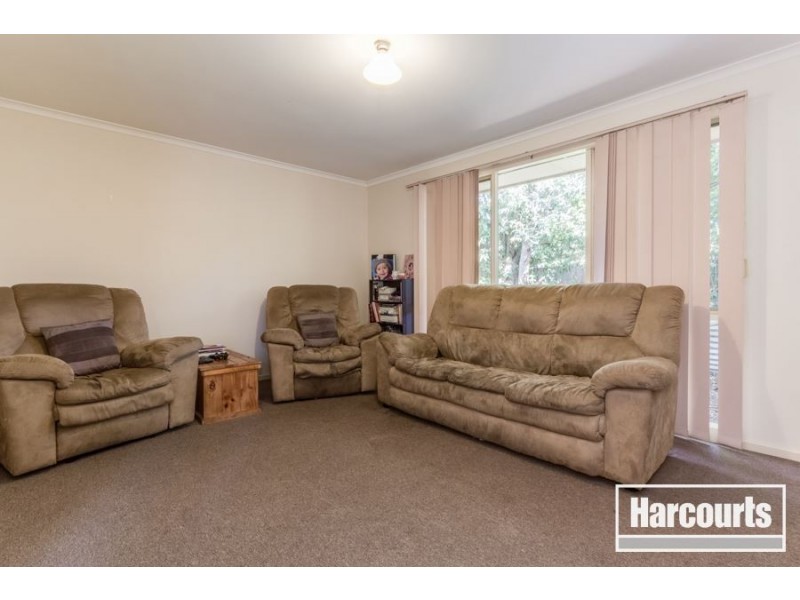10 Caroline Crescent, Cranbourne VIC 3977