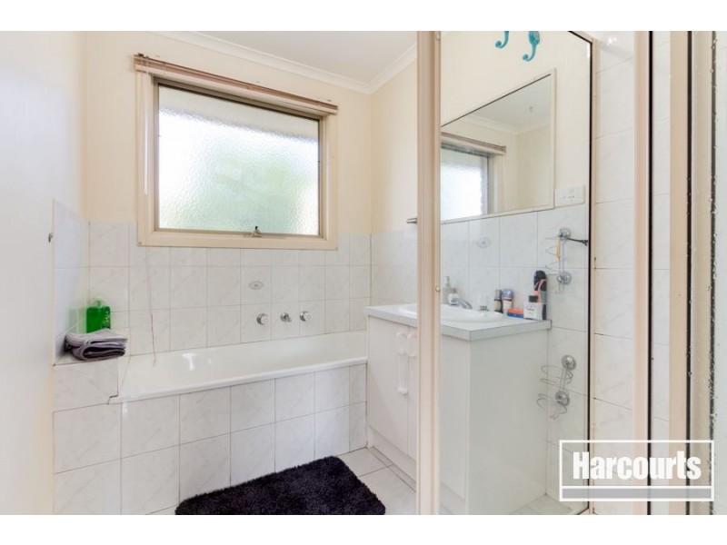 10 Caroline Crescent, Cranbourne VIC 3977