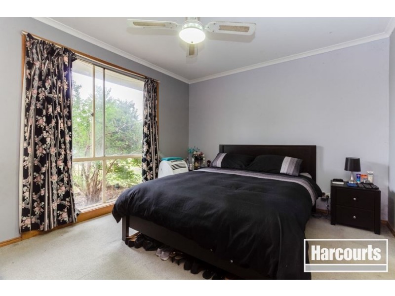 5 Curnow Court, Cranbourne VIC 3977