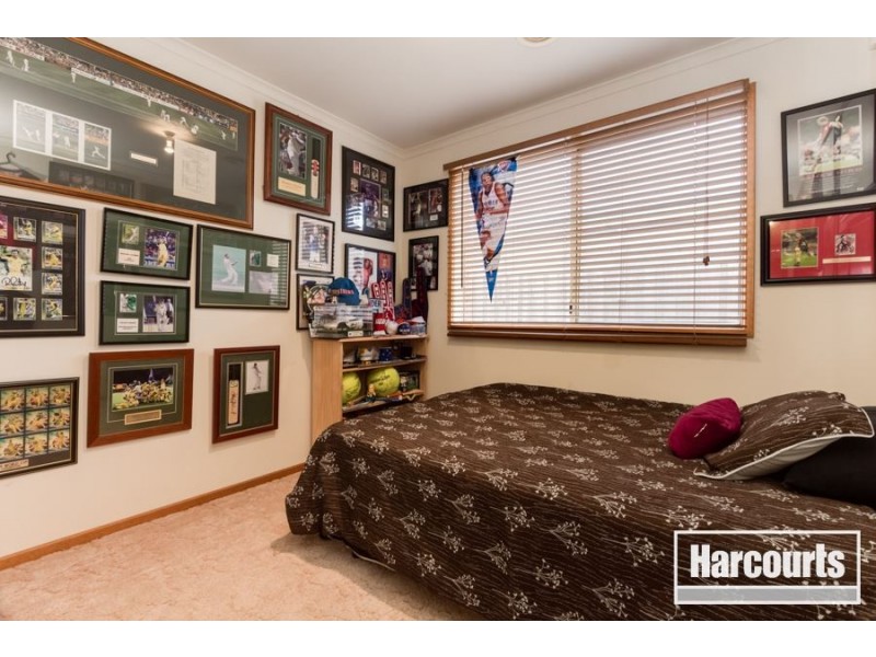 21 Brentwood Drive, Cranbourne North VIC 3977